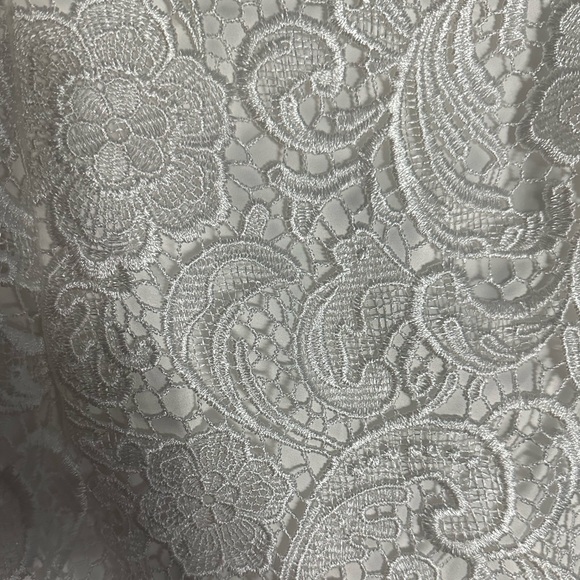 Lace bridal dress size 22W soft white - Picture 6 of 6